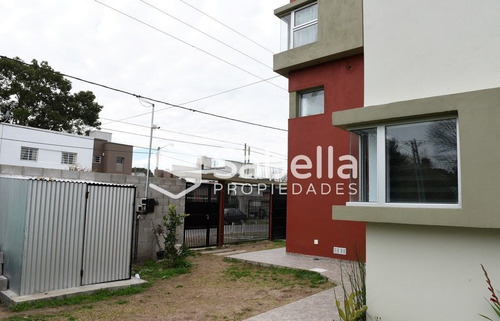 Imagen 4 de 28 de Venta De Casa 4 Dormitorios Con Pileta En Manuel B Gonnet.