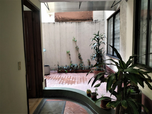 Imagen 13 de 14 de Amplio Aparto-estudio Con Terraza Cubierta De Uso Esclusivo
