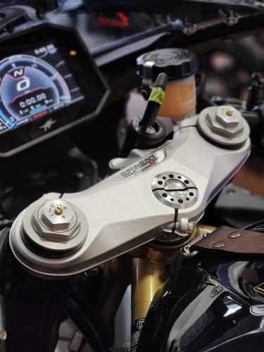 Imagen 13 de 25 de Moto Mv Agusta Superveloce 800 Negra
