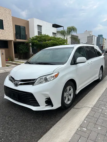 Toyota Sienna 3.5 Le At