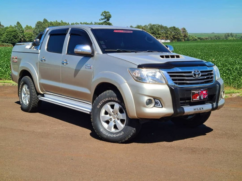 Imagen 2 de 10 de Toyota Hilux 4x4 Aut