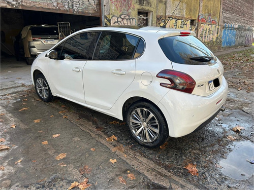 Peugeot 208 1.6 Feline