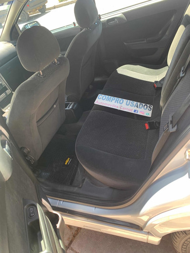 Imagen 18 de 22 de Chevrolet Astra 2011 2.0 Gls