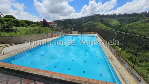 En Venta Hermosa Casa En Excelente Ubicación En Los Samanes 25-17999