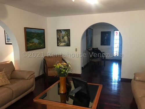 Imagen 3 de 25 de Casa En Venta (calle Cerrada)