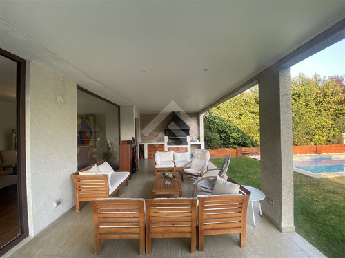 Excelente, Casa En Venta De 3 Dorm Y Serv. Chamisero, Colina