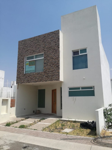 Preciosa Casa En Sonterra, 3 Habitaciones, 2.5 Baños, Equipada, 2.5 Baños,.