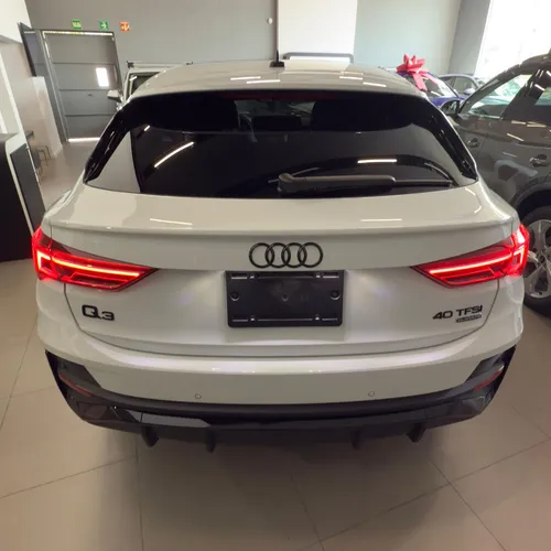 Audi Q3 SLINE 2.0 T (180 hp)