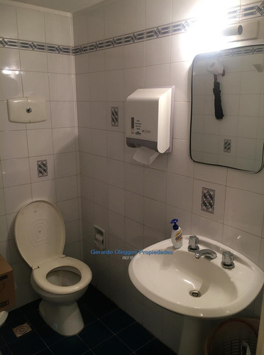 Venta Oficina Con Renta Ciudad Vieja O Permuta Apto Punta