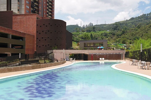 Venta De Apartamento En Sabaneta, Sector Tres Esquinas-san Remo