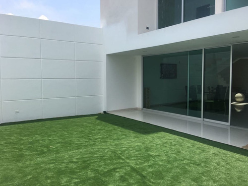 Imagen 2 de 24 de Increible Casa En Lomas De Juriquilla!