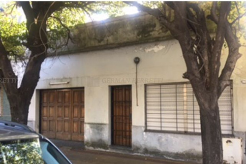 Casa  En Venta Ubicado En Remedios De Escalada, Lanús