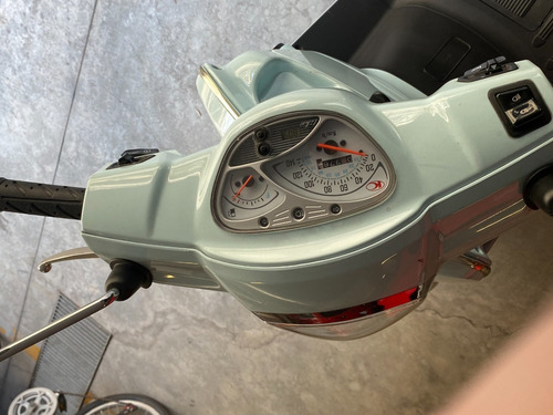 Imagen 16 de 21 de Scooter Kymco Like 125 2017 Impecable