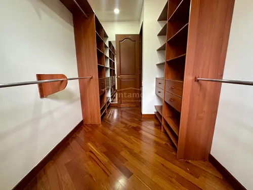 Casa En Arriendo En Loma Benedictinos. Cod A776027