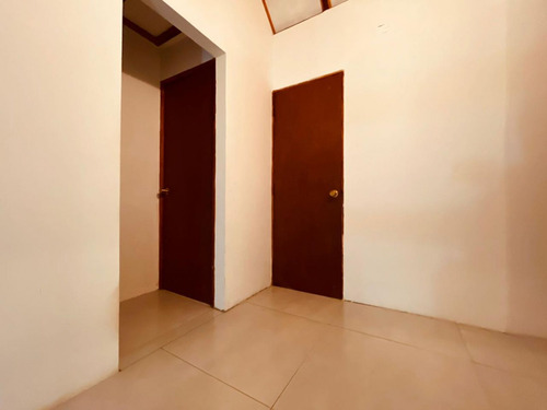 Casa Solida A Una Cuadra De Avenida Principal, Punta De Tra