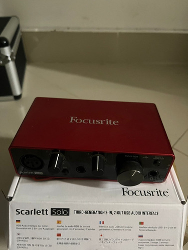 Interfaz De Audio Focusrite Scarlett Solo 220v Roja 3.ª  Gen