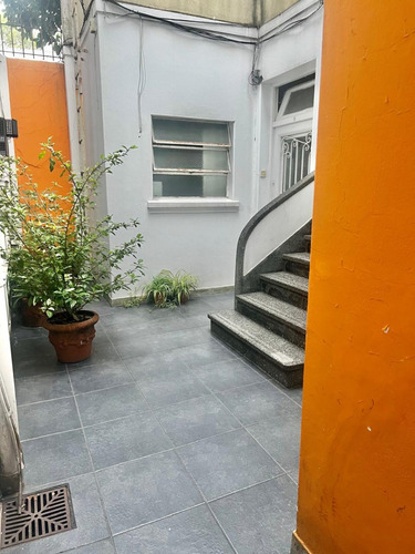 Venta 2 Amb 1 Piso Por Escalera Flores Super Luminoso No Apto Credito
