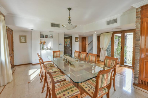Imagen 21 de 30 de Venta Imponente Casa De 4 Dormitorios Enorme Jardin - Rosario, Santa Fe.