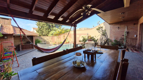 Casa Chalet En Venta 6 Amb Con Patio Y Pileta Olivos Golf