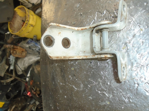 Imagen 1 de 3 de Vendo Bisagra Trasera Derecha Inferior De Mazda Cx7, 2012