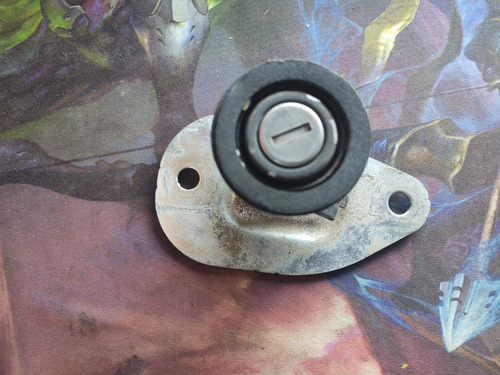 Cilindro De Cajuela Sin Llave De Ford Fiesta Sedan 04-11 