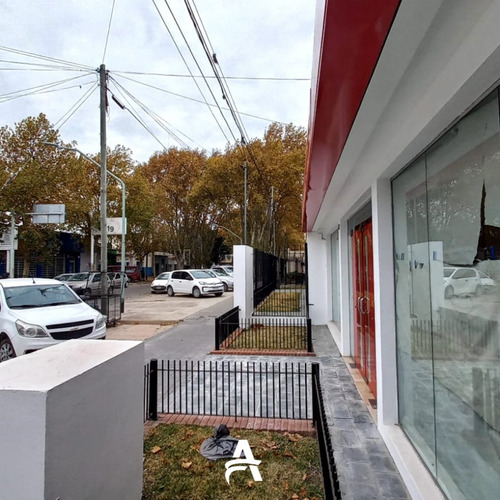 Imagen 5 de 9 de Local Comercial 105m² Cubiertos.banda Norte