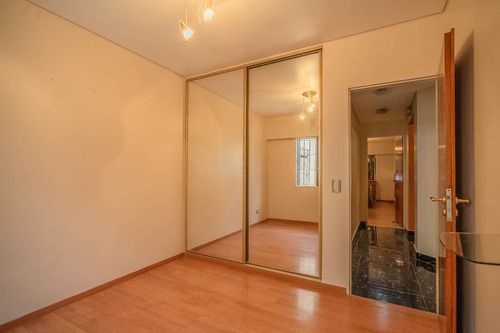 Venta Casa 4 Ambientes Con Patio Y Cochera En Ramos Mejía