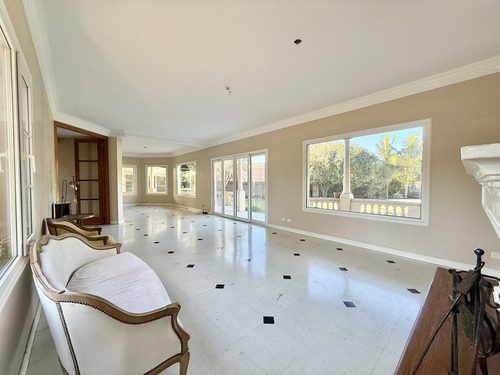 Importante Casa En Venta - Barrio Privado Las Victorias