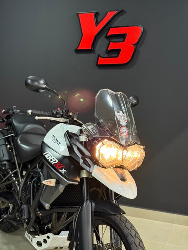 Triumph Tiger 800 Xcx