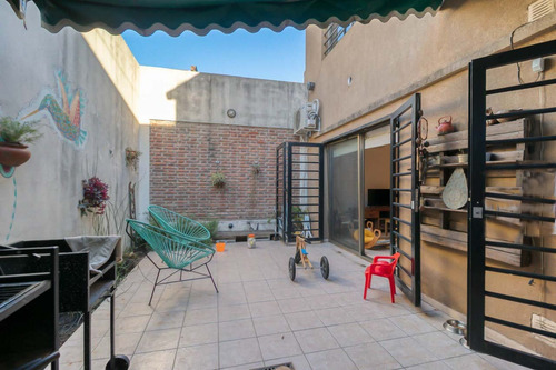 Dúplex De 3 Dormitorios En Venta La Plata. Patio