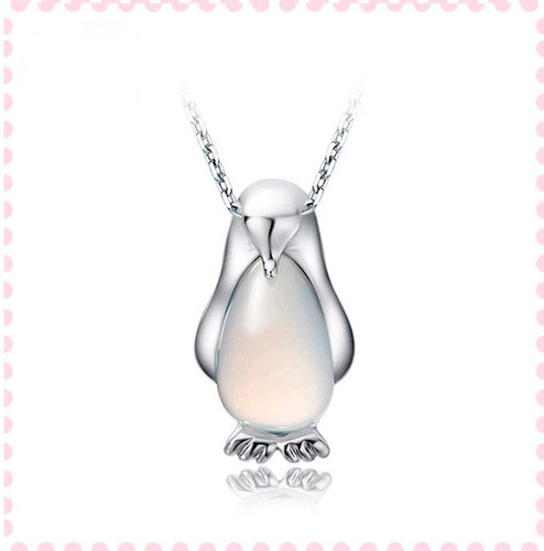Pinguino Collar Dije + Cajita De Regalo