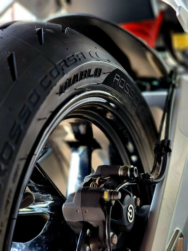 Imagen 3 de 7 de Aprilia Rs660