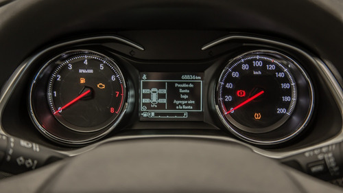 Imagen 11 de 25 de Chevrolet Onix 1.2 Lt