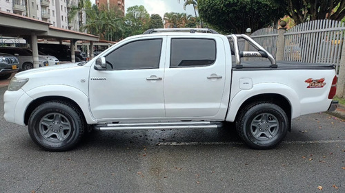 Imagen 2 de 15 de Toyota Hilux 2.5 Imv 4x4
