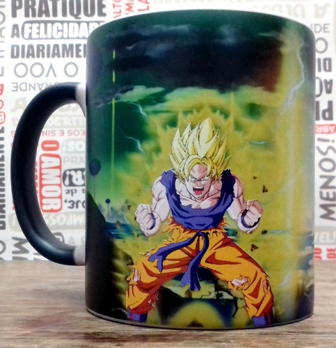 Caneca Mágica Goku Super Sayajin Vs. Freeza - Dragon Ball Z