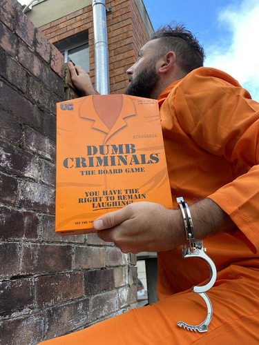 University Games, Juego De Mesa De Criminales Tontos, Para