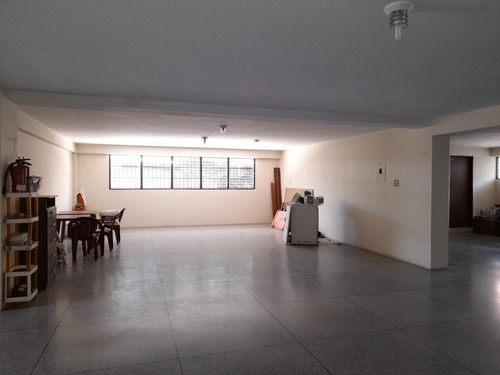 Imagen 10 de 12 de Vendo Local Comercial, Avenida Carlos Blank
