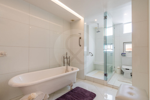 Departamento En Venta En Lomas De Bezares