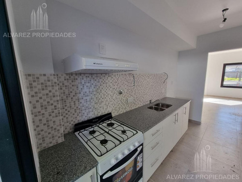 Imagen 18 de 22 de Departamento 2 Ambientes Venta Castelar Patio