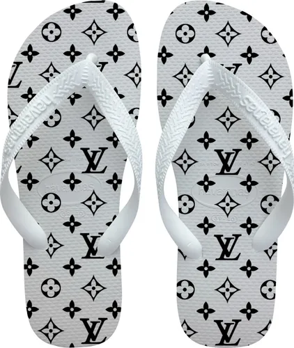 Camiseta Louis Vuitton Chinelo LV - P&B Griffe