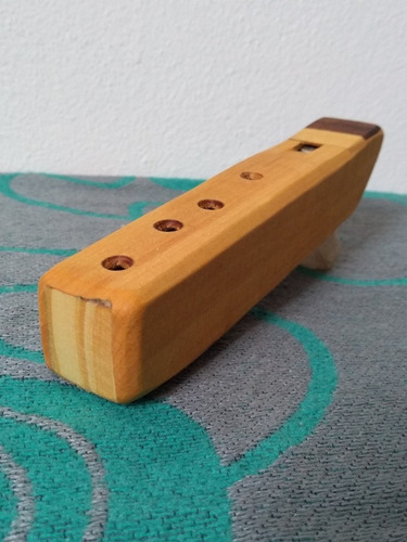 Imagen 2 de 5 de Ocarina Tono Medio De Madera Muy Buena Envío Incluido