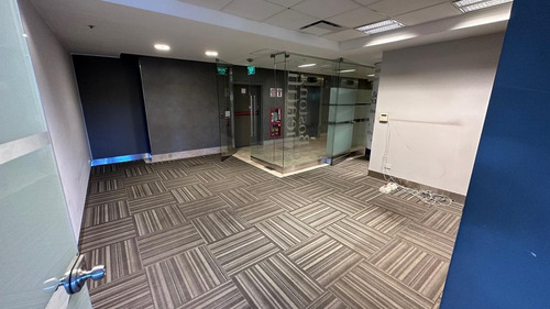 Imagen 4 de 9 de Alquiler Oficina En Emblemático Dot Building - 830mts2. - Planta Libre - Saavedra