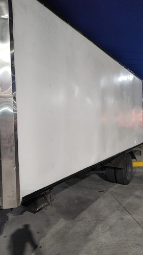 Incluye Caja Paquetera De 5 Metros