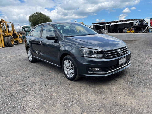 Imagen 2 de 8 de Volkswagen Vento 2017 1.6 Confortline Mt