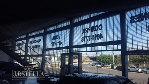 Imagen 4 de 6 de Local Comercial 500 M² Con Oficinas En Entrepiso - Flores
