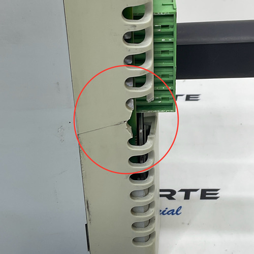 Allen Bradley 2094-bm03-s Kinetix 6000 Servo Drive 8 (Usado)
