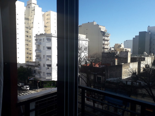 Alquiler Temporario Monoambiente, Muy Luminoso Dueño Directo, Alquiler Por Dia , Mínimo 3 Dias, Cerca Hospitales Milstein, Garrahan, Fundacion Favaloro, Cerca De Subte H Y E, Cochera Optativa