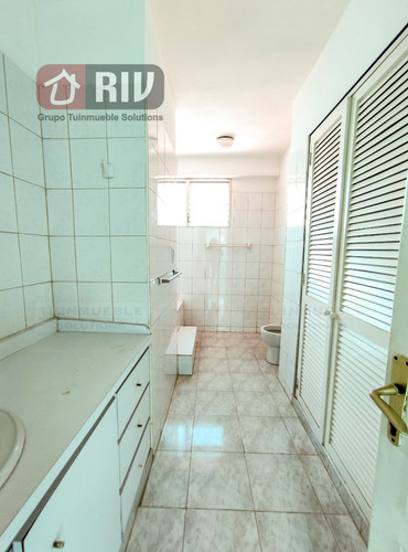 Venta - Apartamento Con Piscina Ubicado Caribe, Estado. La Guaira.