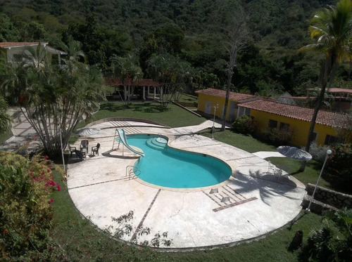 Annic Coronado Remax Vende  Quinta En Las Morochas. San Diego 15000 M2. Ref. 225928 