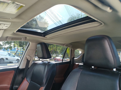Imagen 10 de 15 de Toyota Rav4 Limited Platinum 2014 Blanca